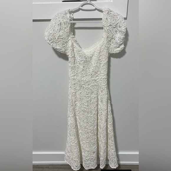 Elliatt White Lace Dress - Picture 4 of 12